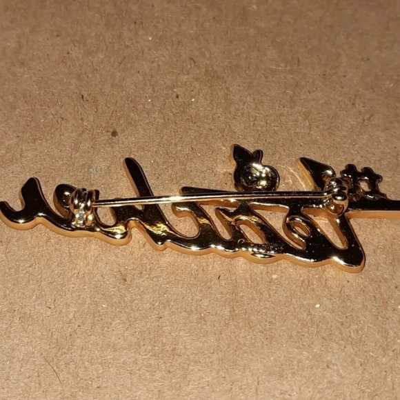#1 Teacher Apple Gold Tone Pin  Vintage OAJC - Picture 4 of 5